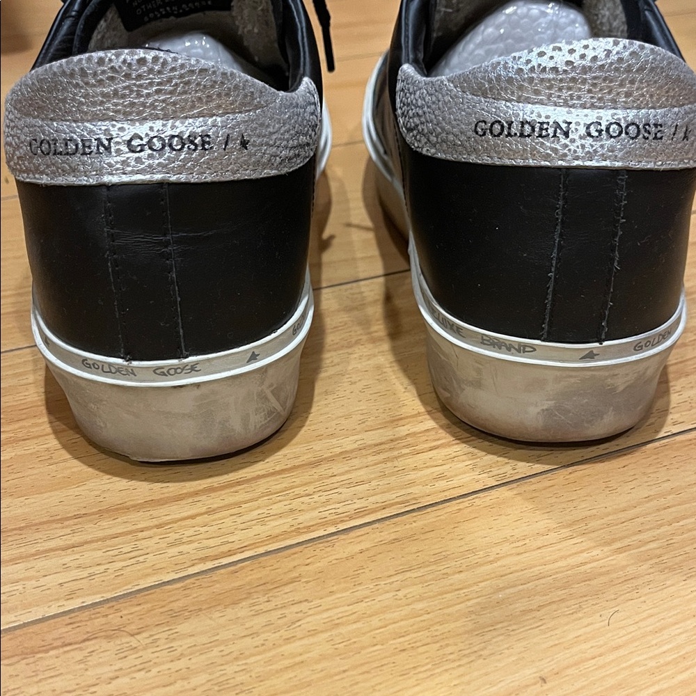 Golden Goose Black Leather Low-Top Sneakers with Silver Star - Picture 3 of 7